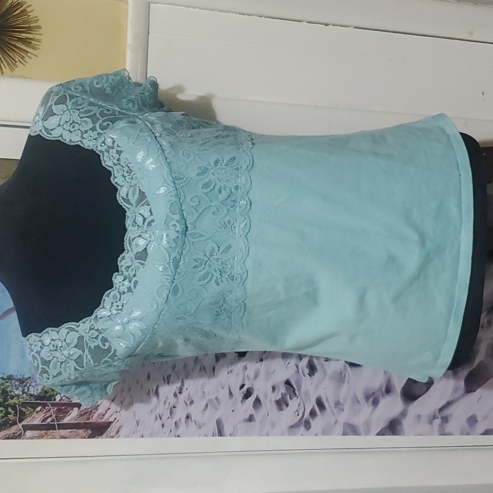 Roxie knit top with lace trim 16" L.